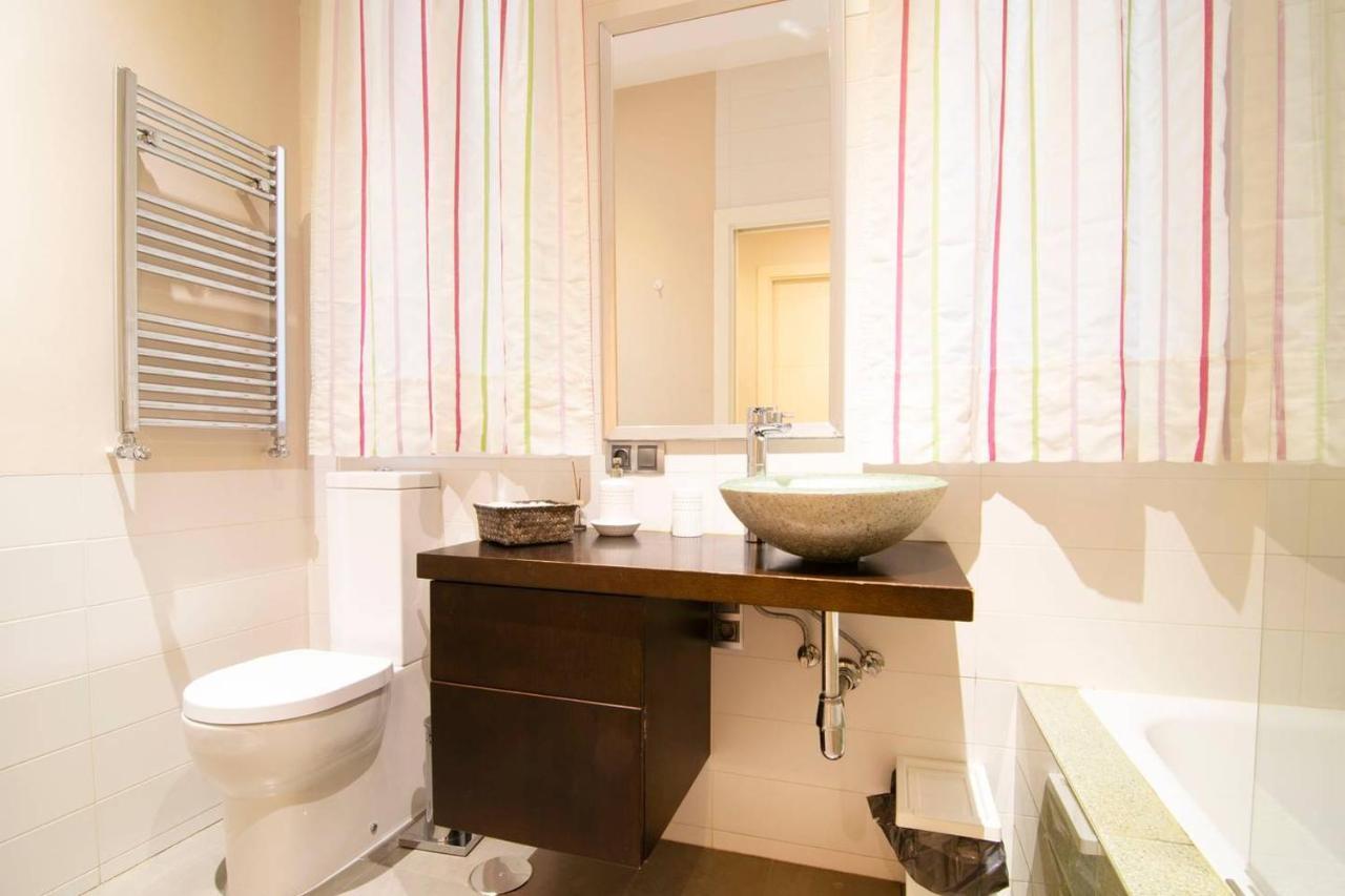 Cozy Apartment Near San Miguel Market By Batuecas Madrid Exteriör bild
